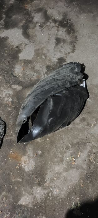 Подкрылок передний