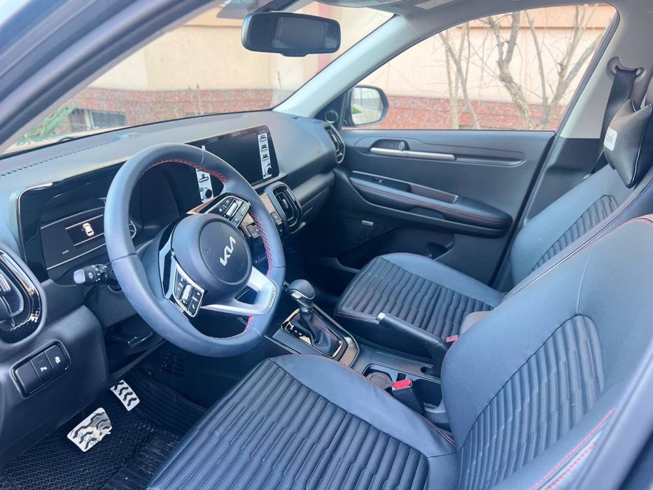 KIA Sonet FULL, 3000 км, почти новая, рассрочка без банка