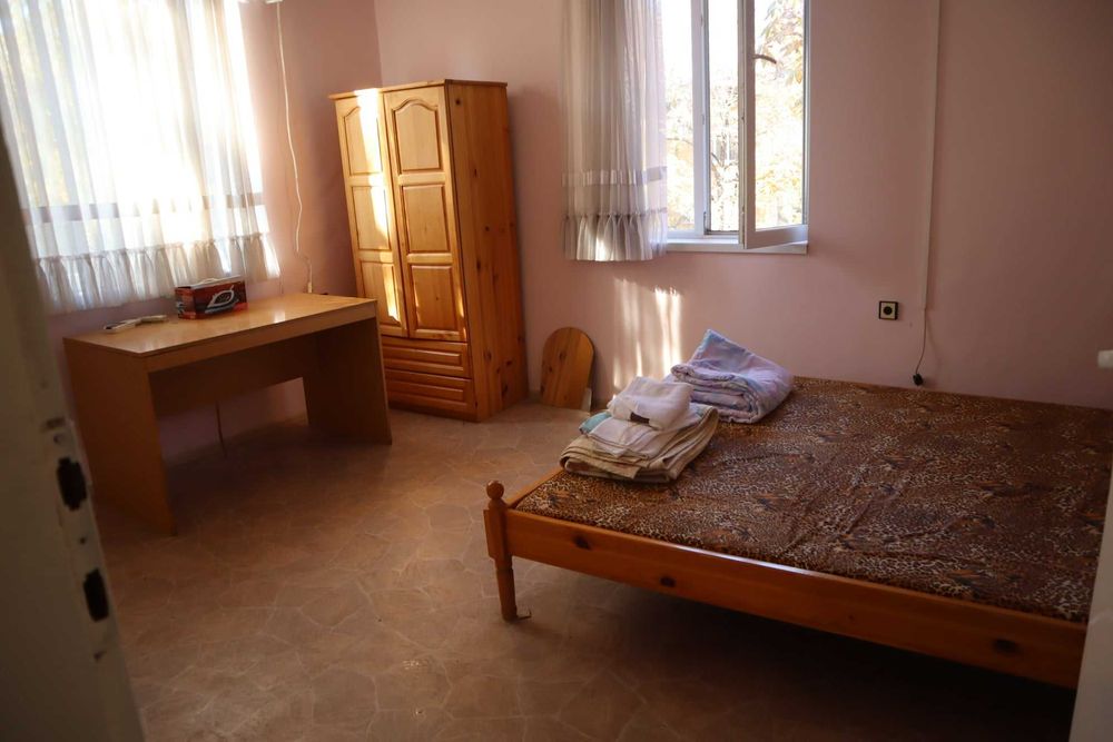 Продава се Тристаен апартамент в Хасково, Дружба 1 - 74 кв.м за 1082 €/кв.м - Снимка #2