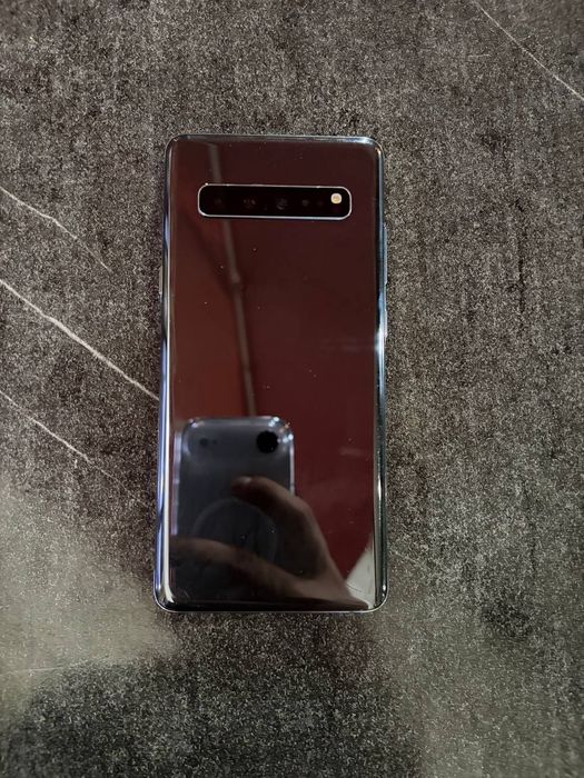 Samsung S10 5G .