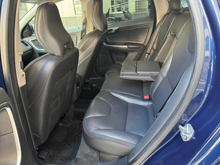 Volvo XC60 D5 Ocean Race 2015 215CP AWD