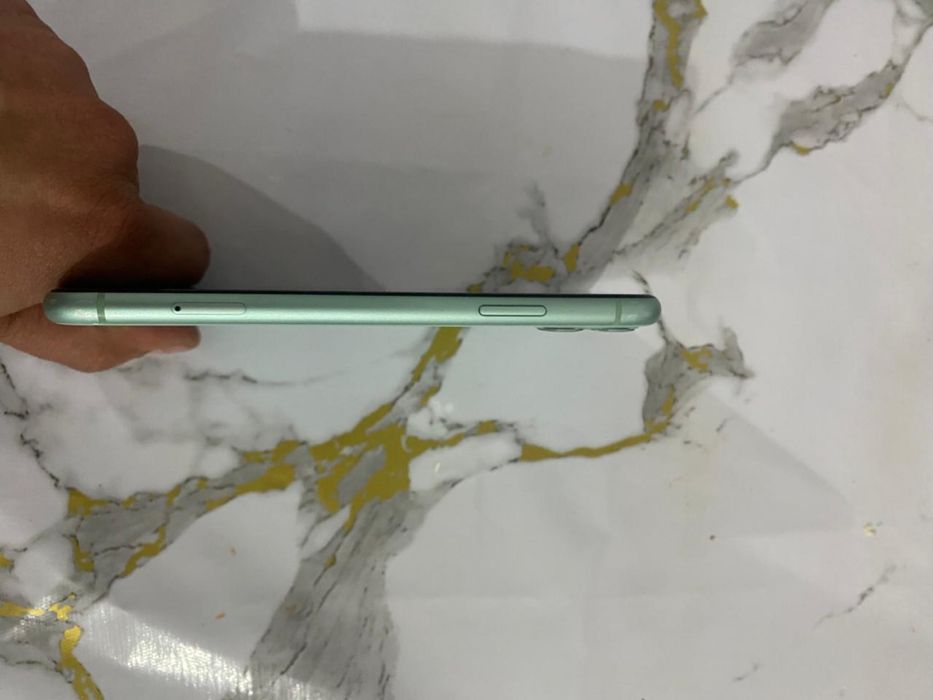 Продам айфон 11 саудасы бар