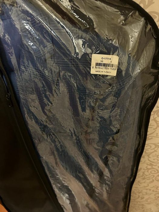 Синий мужской пиджак