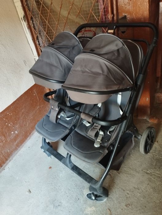 Коляска для двойни