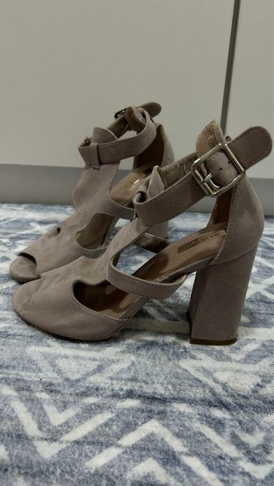 Продам б/у туфли 37 размера