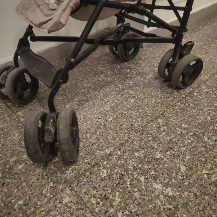 Продавам детска лятна количка Inglesina Swift