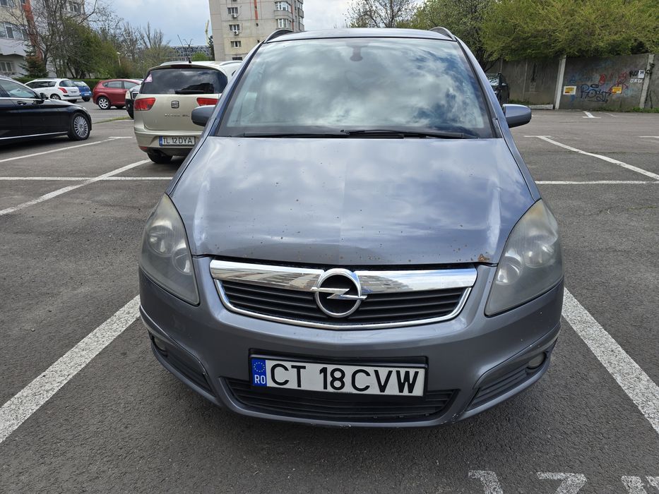 Opel Zafira B an 2008