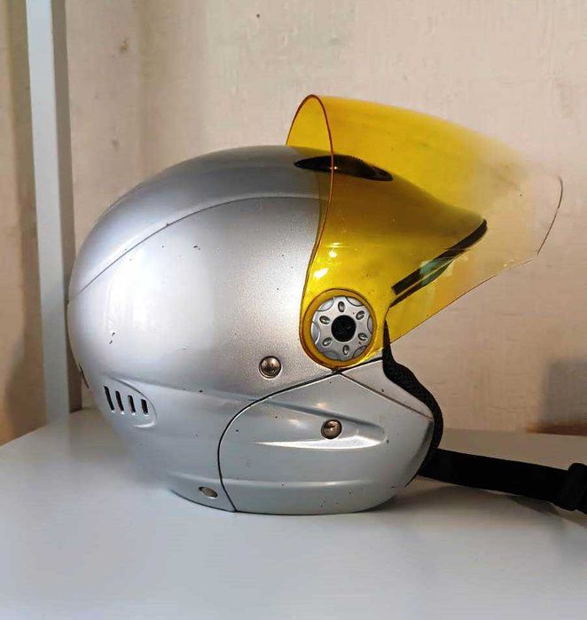 Мотоциклетный шлем М размер (каска)