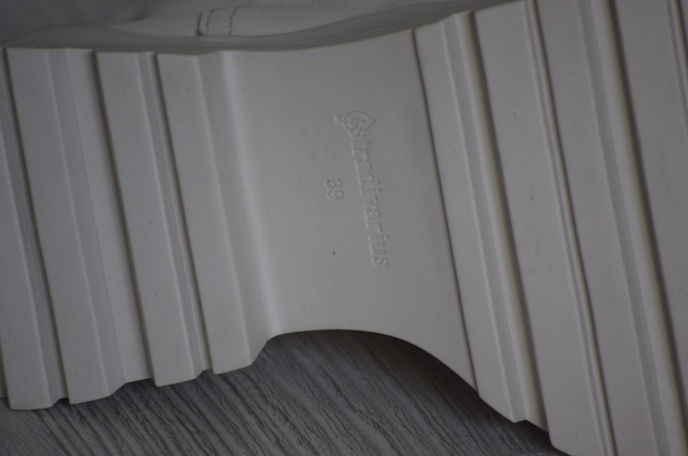 Ghete bocanci dama Stradivarius marimea 39 ecru alb crem