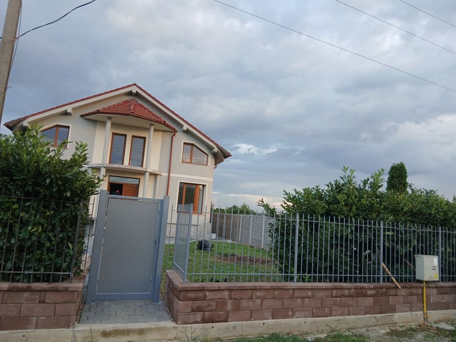 Casă de vânzare  Micești, 330 mp