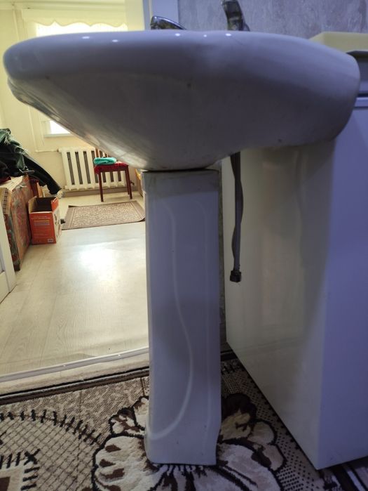 Раковина со стойкой