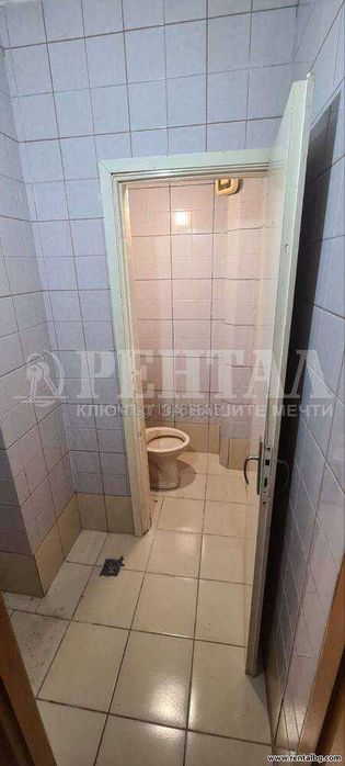 Продава се Тристаен апартамент в Пловдив, Кючук Париж - 105 кв.м за 1048 €/кв.м - Снимка #13