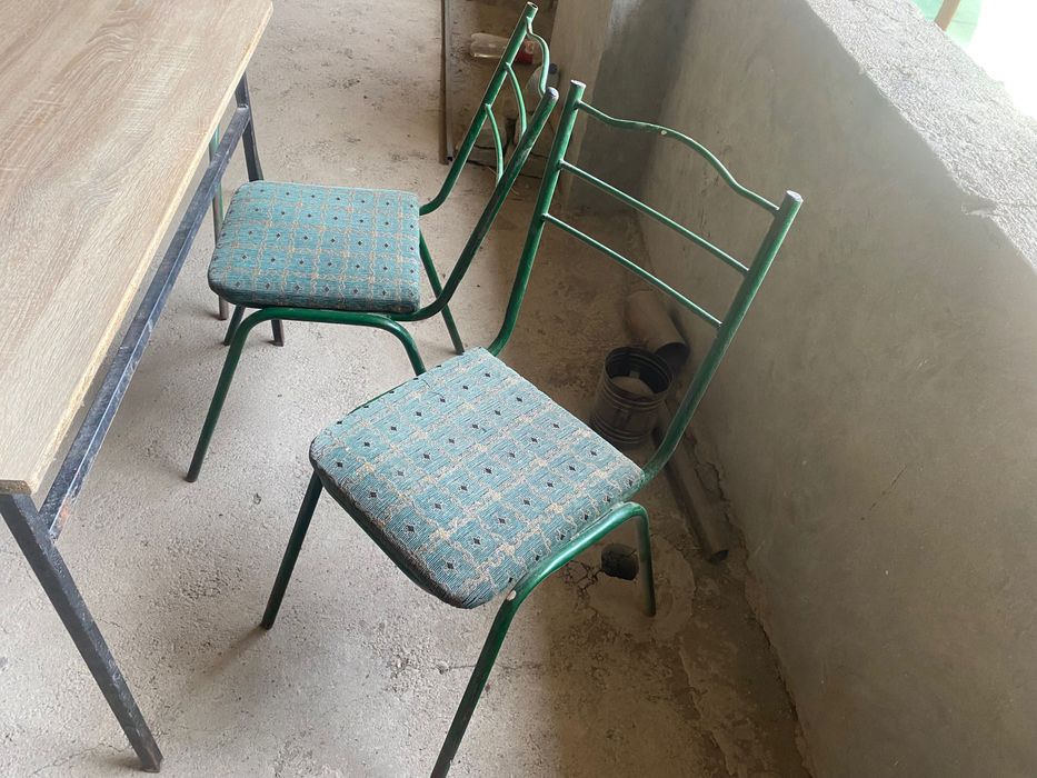 Комплект стол и стулья