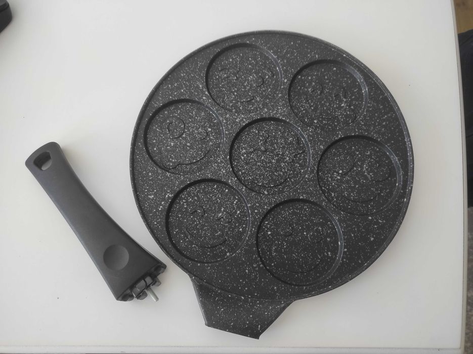 Тиган за палачинки с усмивки