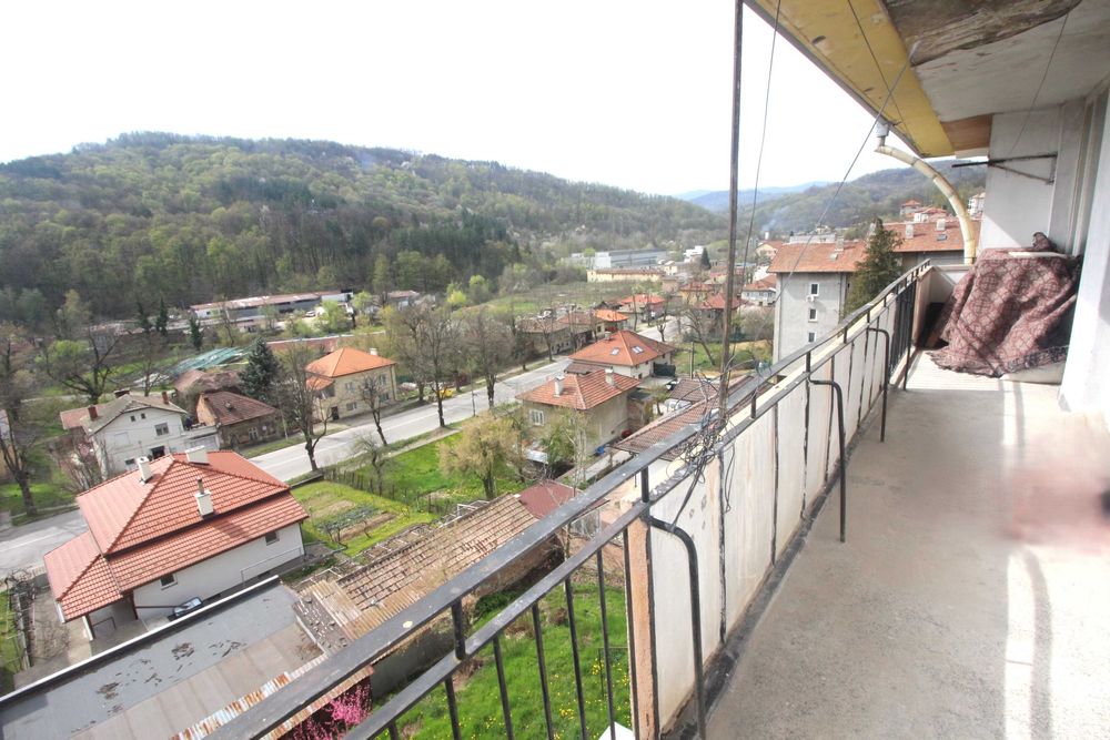 Двустаен тухлен апартамент в кв. Дядо Дянко, гр. Габрово