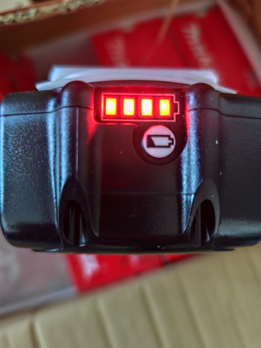 Baterie acumulator noua pentru makita 18V 6 ah,led incarcare