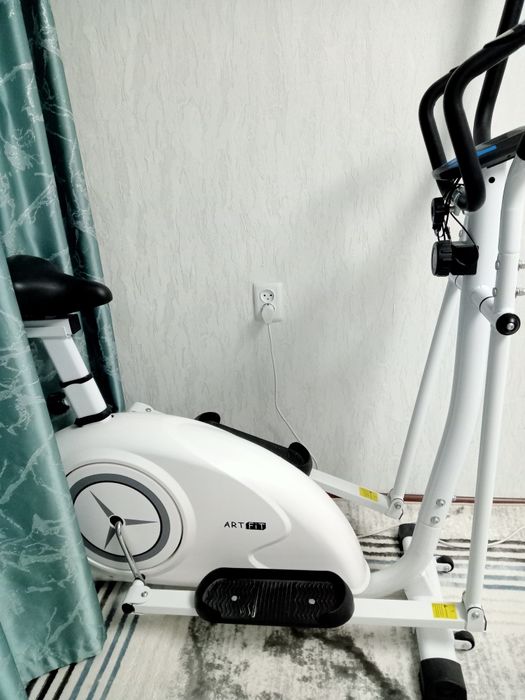 Продам элиптический тренажер б/у