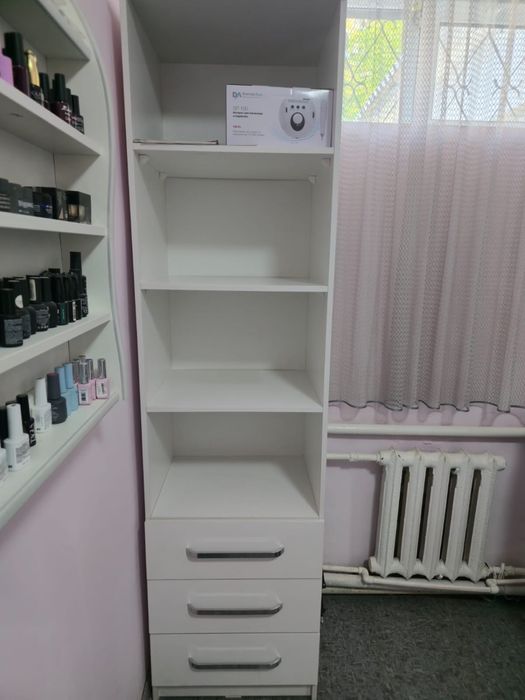 Продам мебель: 2 тумбы, шкаф, зеркало