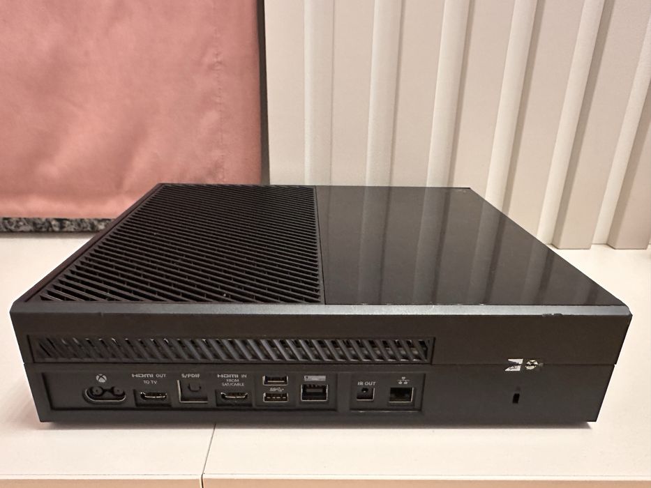 Xbox One -  500GB - NEFUNCTIONAL