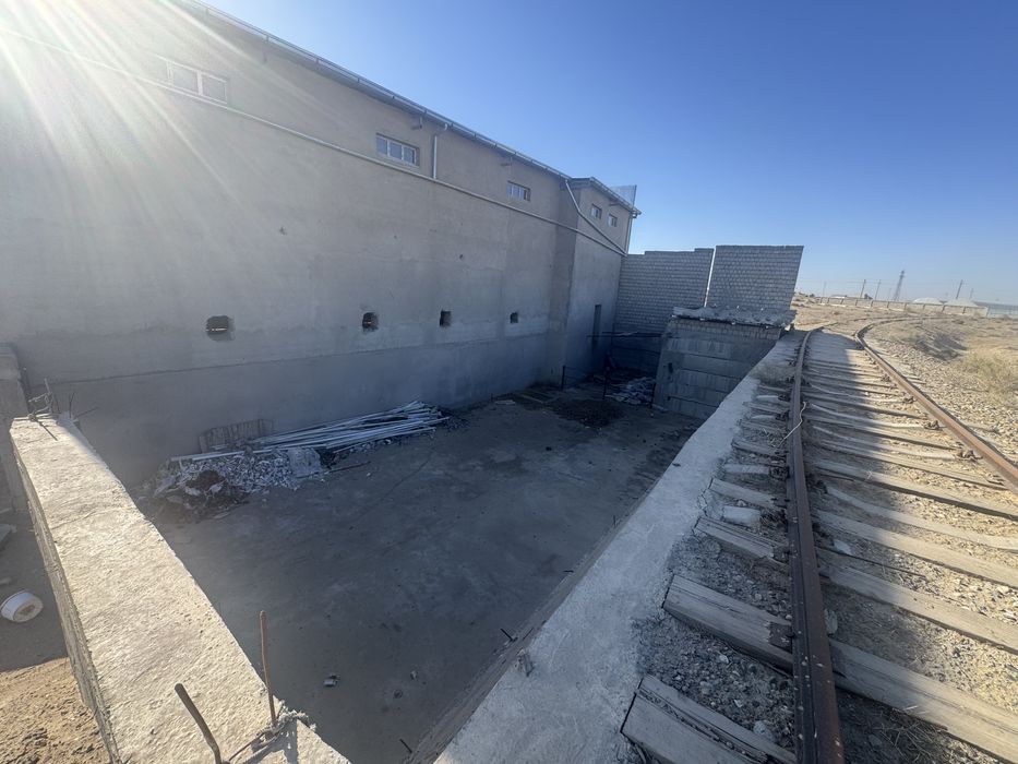 Таййор нотурар бино иншоот сотувда