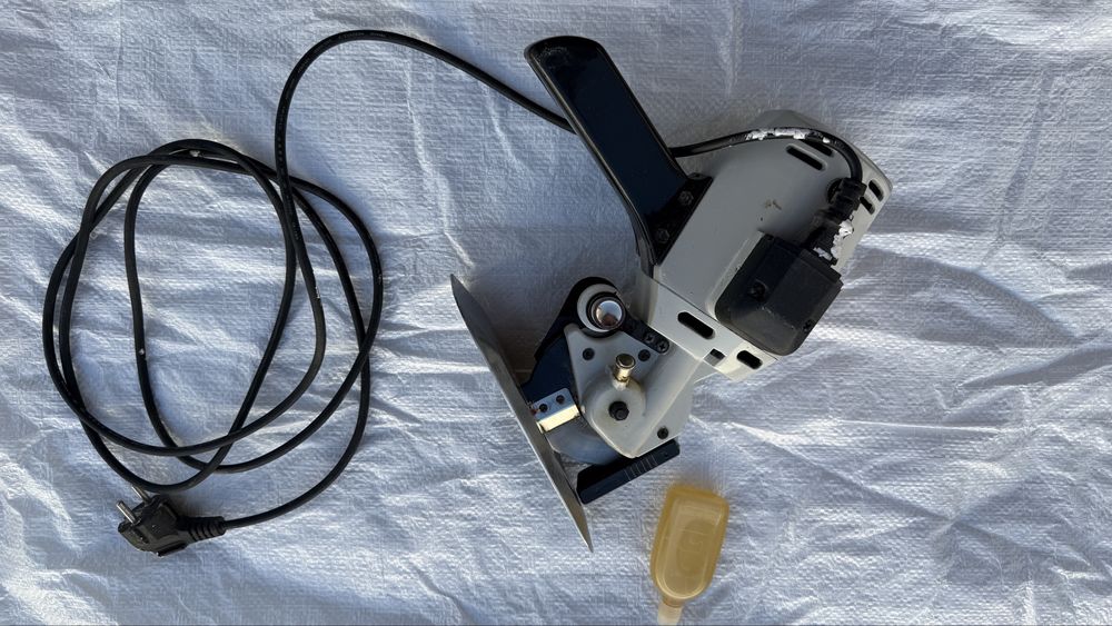 ESCORT RC-100 profesională – mașină de croit/tăiat materiale textile, 220V