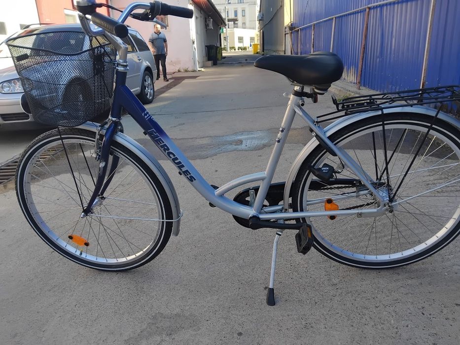 Vând bicicleta pentru damă