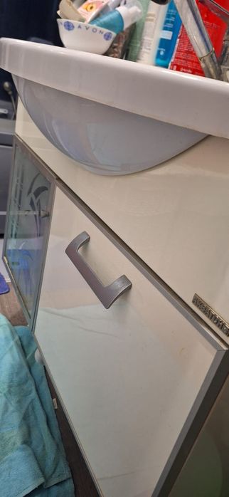 Продам раковину со шкафом