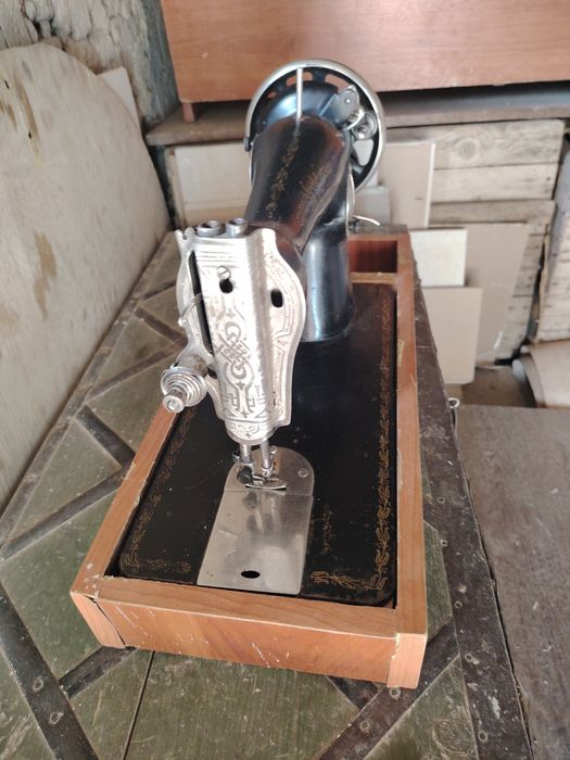 Швейная. Машина ..