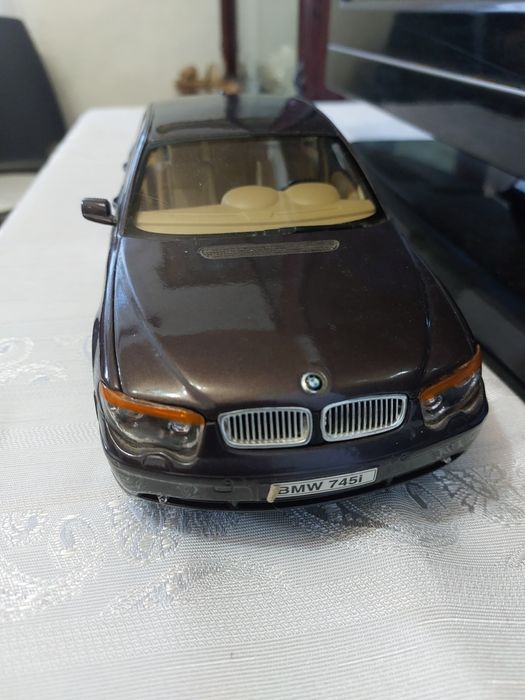 Macheta Bmw seria 7 E65