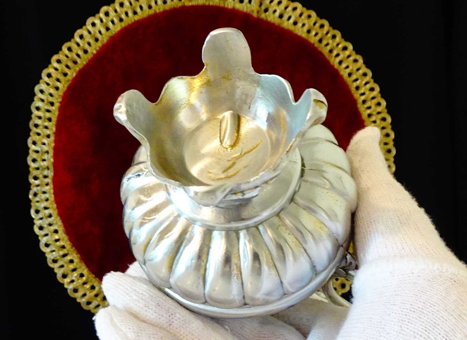 Италианска релефна кана от калай,барок