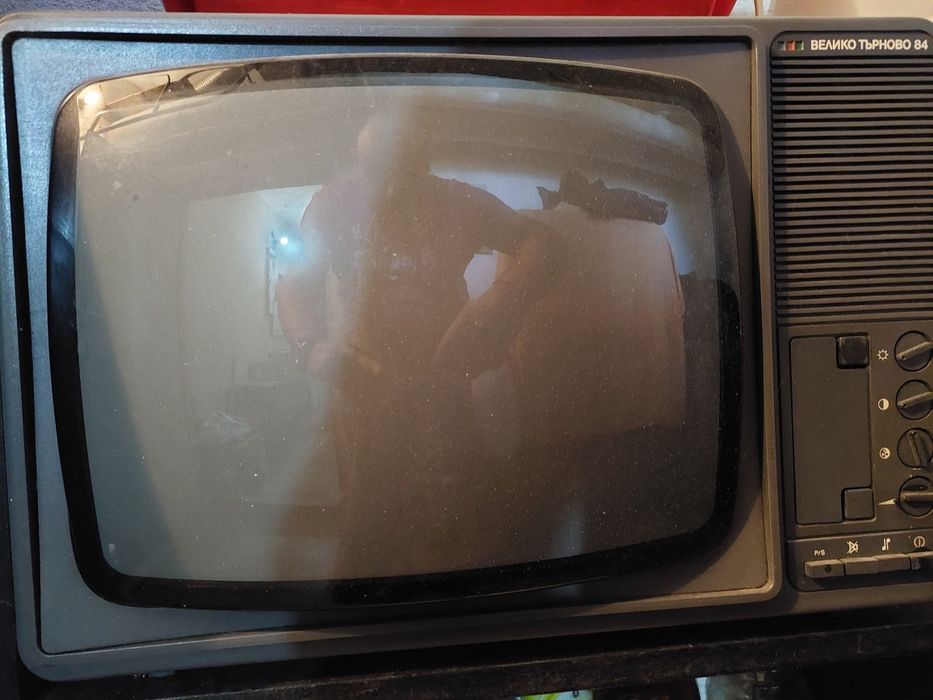 РЕТРО Телевизор цветен,и радио