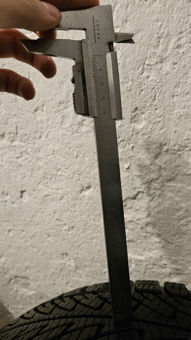 Good Year Performance 8 225/40/18