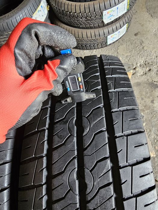 2 anvelope vara 235 65 16C Semperit 9.3mm