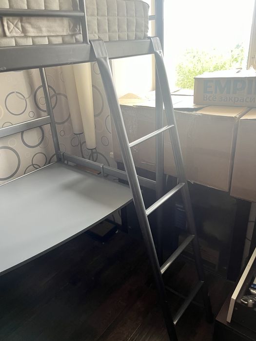 Кровать + матрас + стол Ikea