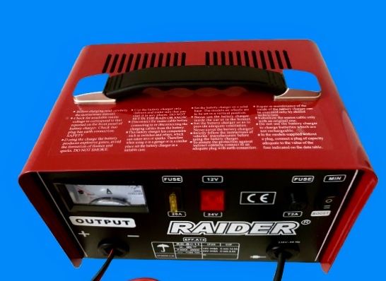 Топ Цена - 29.99€. Ново Зарядно за акумулатор RAIDER  RD-BC11 / 3.5 A, 25-135 Ah