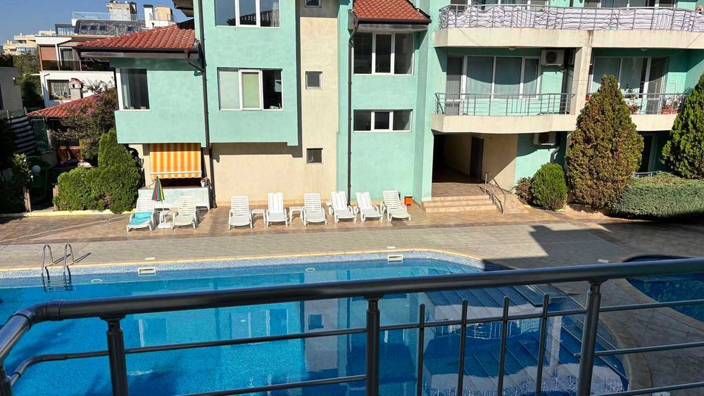 Луксозен триетажен пентхаус в к-с Нев, Сарафово