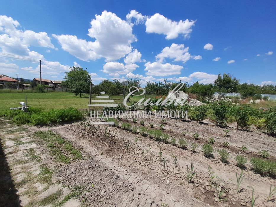 ТУХЛЕНА къща на плоча - с. Дибич.