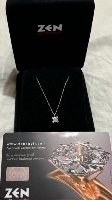 Медальон Zen Diamond’s с природен диамант 0.28 ct, E/VVS2, бяло злато