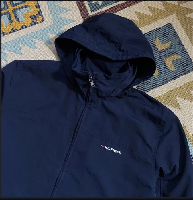 Куртка Tommy на весну осень