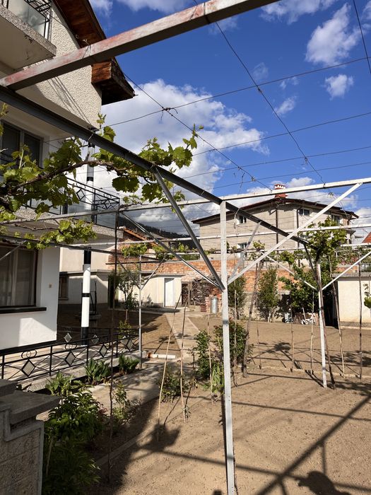 Продава се Къща в Шипка - 200 кв.м за 750 €/кв.м - Снимка #1