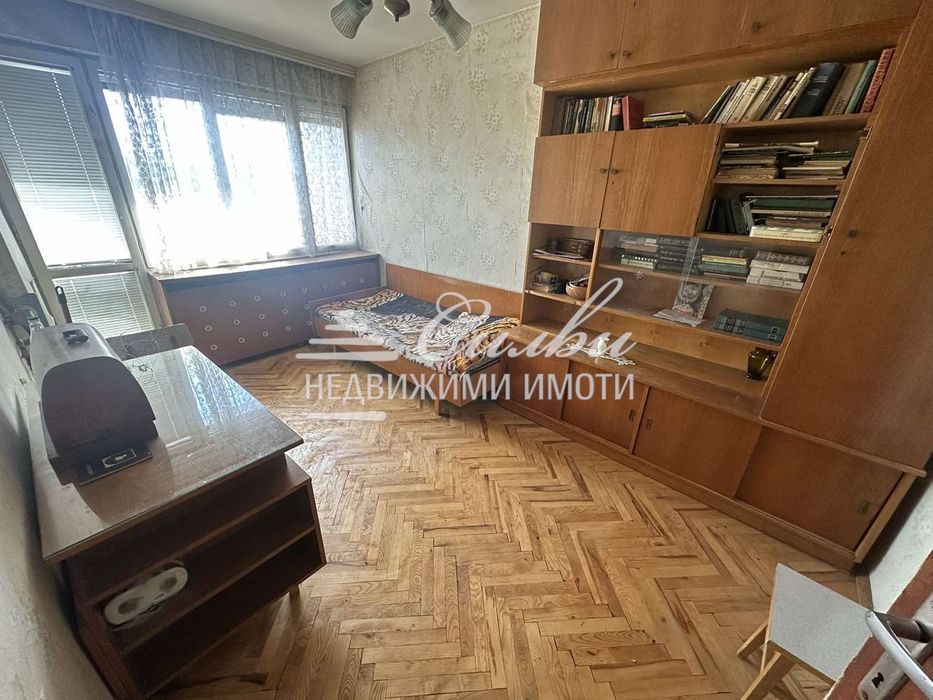 Продава се Четиристаен апартамент в Търговище, Център - 97 кв.м за 999 €/кв.м - Снимка #6