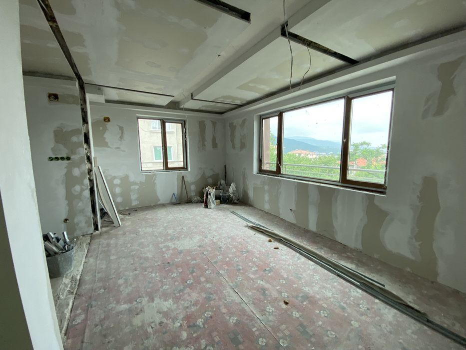 Продава се Четиристаен апартамент в Асеновград - 160 кв.м за 863 €/кв.м - Снимка #2