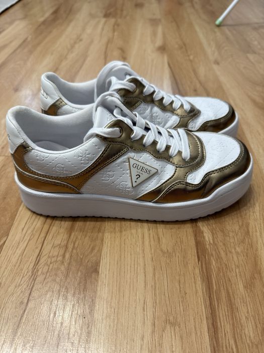 Guess оригинални дамски кецове