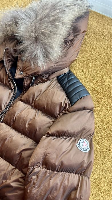 Пухено яке Монклер с яка естествен косъм