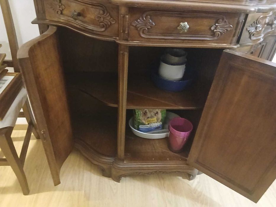Vitrine cu Intarsie