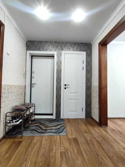 продается 4 комнатная квартира