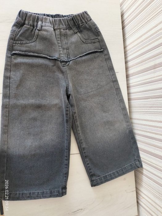 Джинсы на девочек 4-5 лет