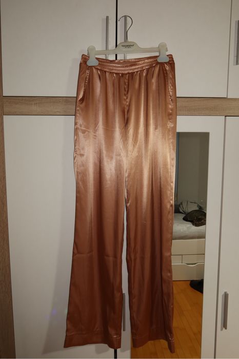 Нов сатенен панталон ALESSA