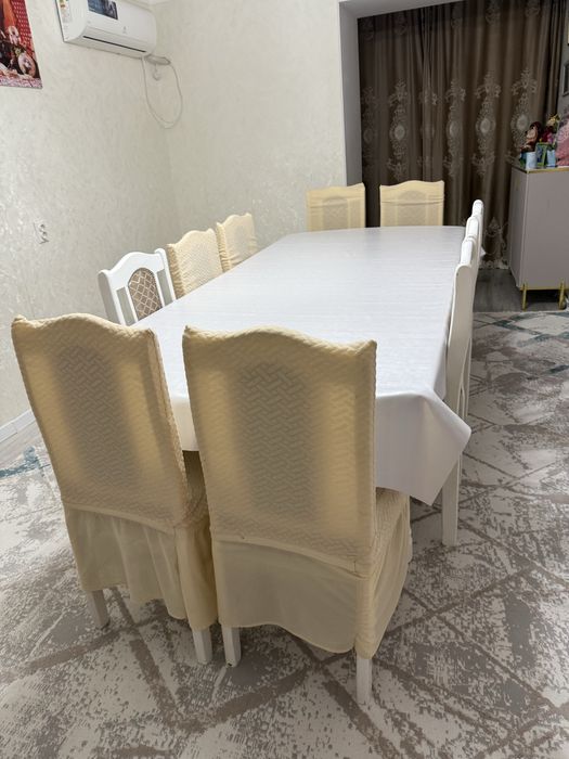 Стол және орындықтарымен сатылады!