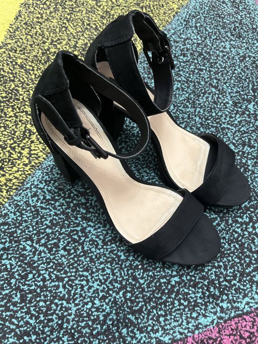Sandale Pull&Bear marimea 39